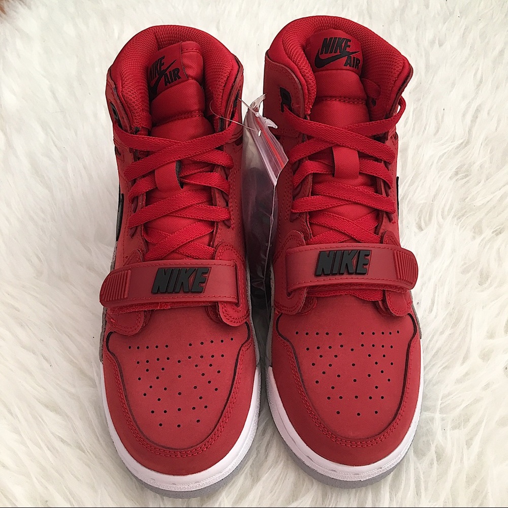 Air Jordan Legacy Women’s Sneakers - Picture 3 of 7